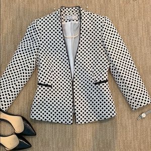Gorgeous Tahari Arthur S. Levine blazer. Size 0P